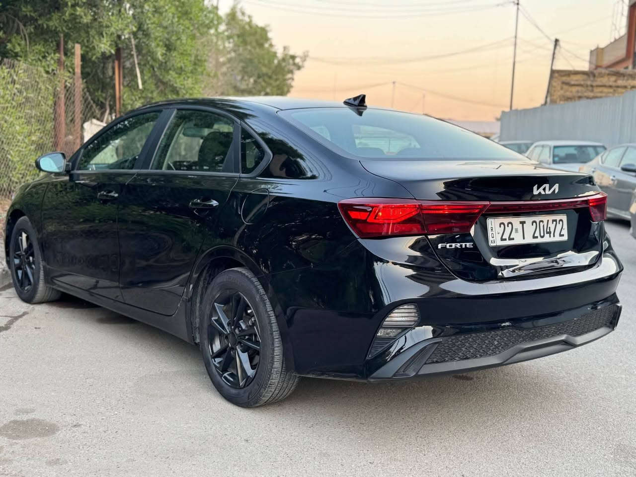 سعرها 80ورقه 
سلام عليكم
للبيع كيا فورتي 2024 ترقيم جديد
مكانها بغداد 
شراي يتصل ***********
مكينه 2000 دوش
مواصفات اعتيادية
ماشيه 41 السيارة جديدةكلش وبدن ايرباك وبدون دواخل بيها فقط بنيد مبدل سعرها 80ورقه
