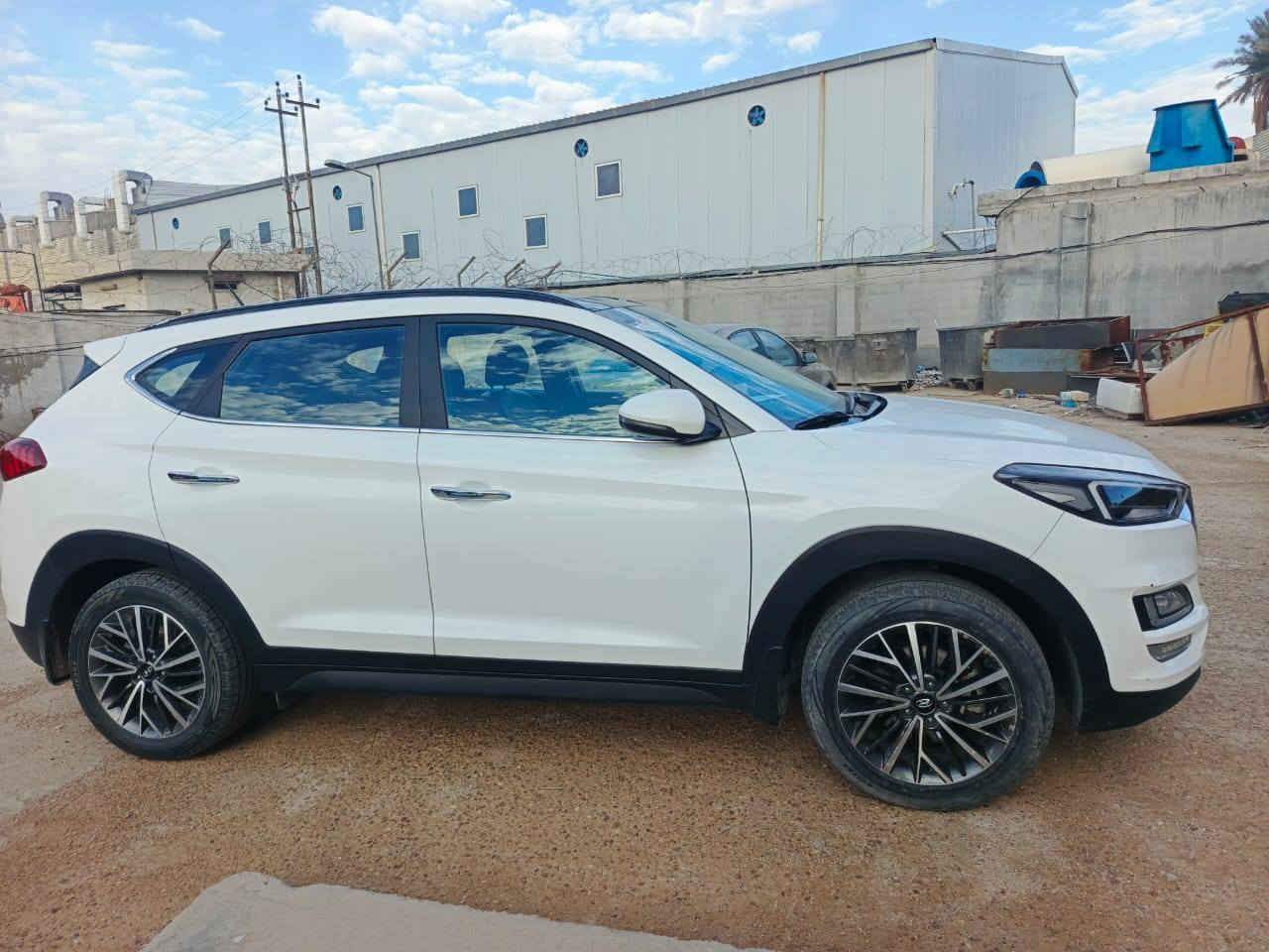 سلام عليكم ورحمة الله وبركاته 
توكسان موديل ٢٠٢٠ رقم بغداد انكليزي  مكفولة فول مواصفات الكاصد ١ على ١ السعر ٢١٠ وبيها مجال حك الجيه مكانها بغداد استفسار على رقم ***********
