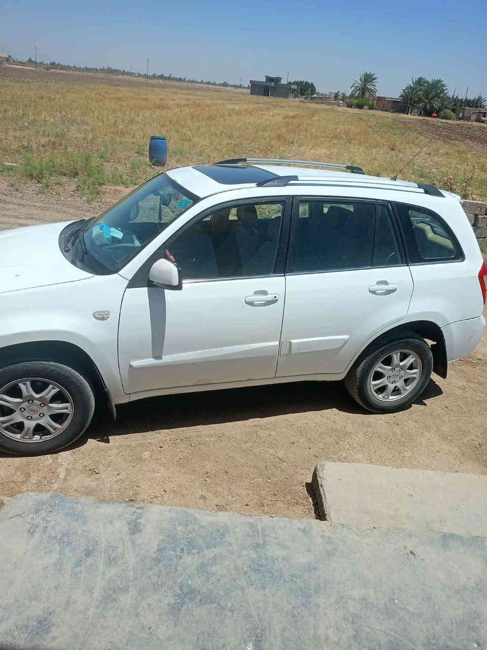 سلام عليكم من رخصت مدير لكروب شيري موديل 2012سيارة جاهزة من كلشي بس بيهة بارد بجاملغ خلفي ولباب لخلفي  شبر بي بارد  مكان سيارة بغداد رضوانية سعر 60 وبيهة مجال مكلف بنشر ***********
