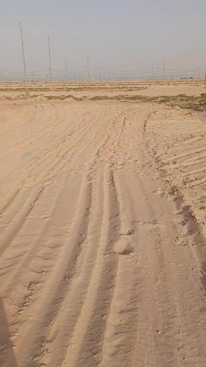 نص عرصه للبيع مضلوم مدينه النجف ناحيه النور طابو صرف باسمك مباشر الجهه اليسرى ١٥٠م خلف المجمع السكني الاتصال ***********م السعر ١٠ مليون
