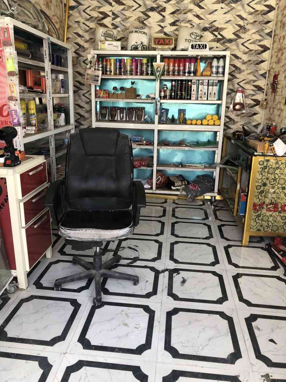 محل لبيع شغله خير من الله تصليح دعاميات وكماليات العنوان الشهدا قرب حلويات كرز سبب البيع عدم التفرغ واماكو عامل بي حض ***********
