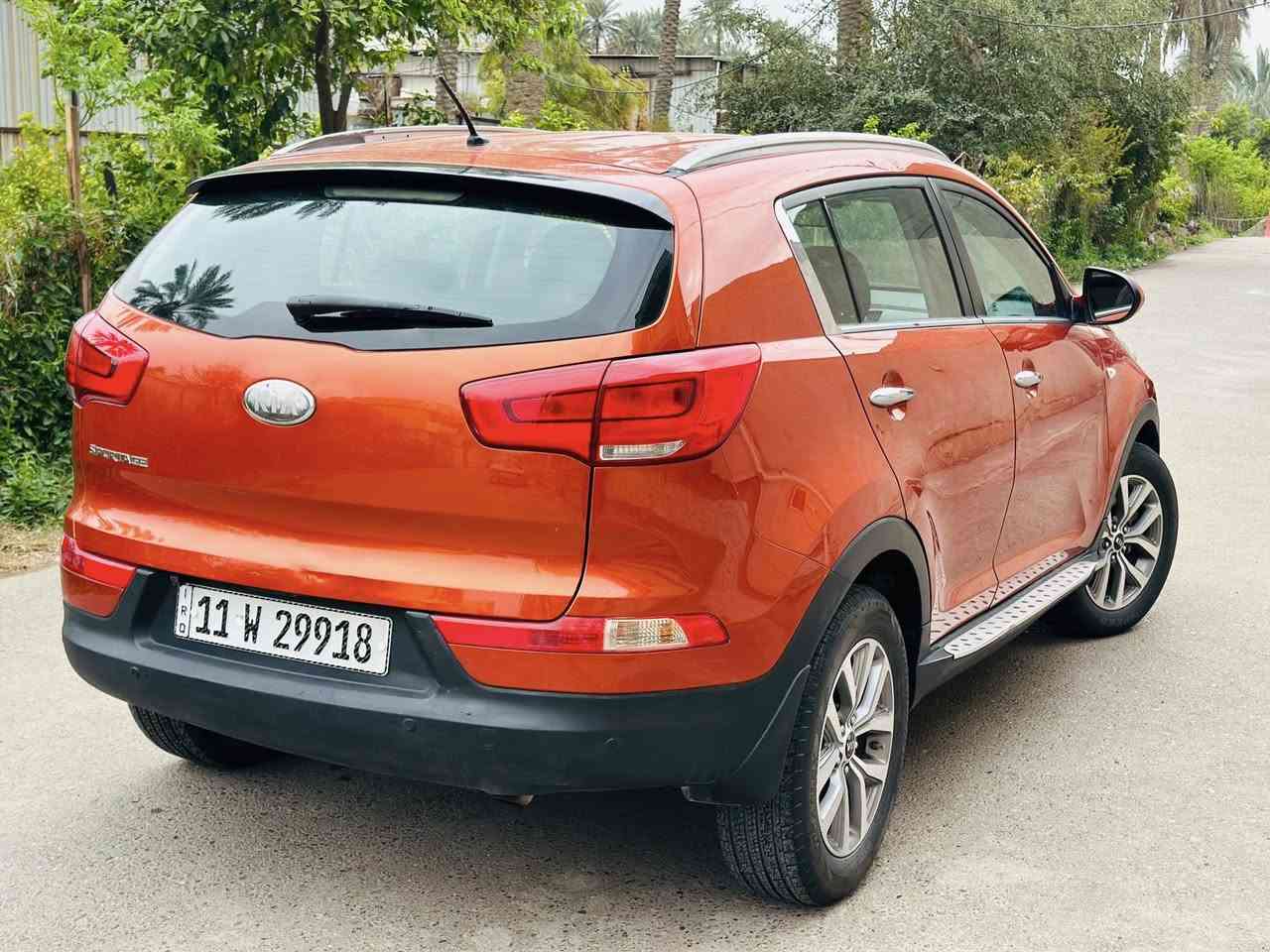 السلام عليكم ♥️
سبورتج 2015 خليجي
السيارة مكفولة من الصبغ او تبديل 

بيها بارد بلباب اليسار وشي كلش بسيط بلصندوق 
مواصفات عادي 
شاشة كبيرة وكامرة وحساس خلفي 

السعر 143 وبيها مجال بسيط 
بأسمي السيارة رقم الجديد 
***********
