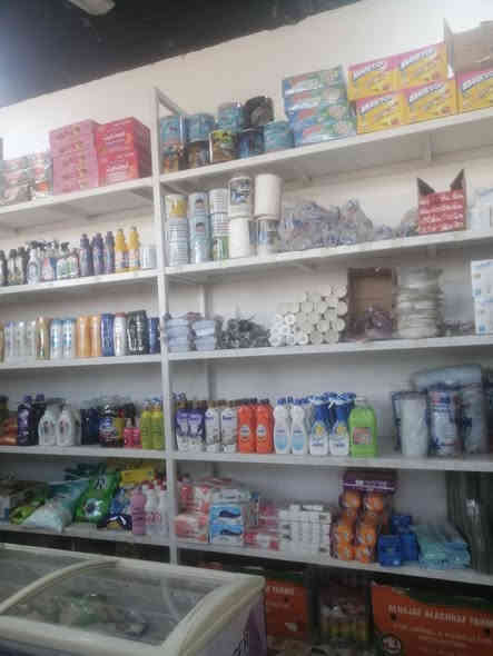 السلام عليكم ورحمة الله رفوف اسواق وزن ثقيل كلشي يصيرن انشائيه محلات يرهمن طولهن 14متر عنواني نجف رضويه سعر خاص ***********
