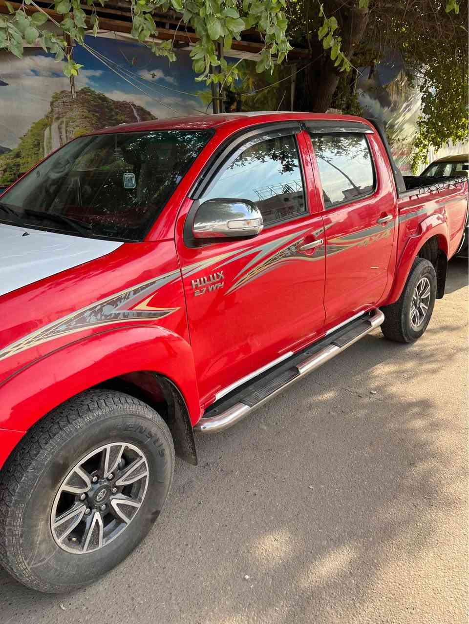 السلام عليكم 
تيوتا هايلوكس موديل 2015 رقم اربيل تحويل او وكاله 
السيارة كامله مابيها اي نقص 
مكفوله عدى بارد بسيط جوه البك لايت 
مكان السيارة بغداد الجديده 
السعر 237 
*********** بغداد, العراق
