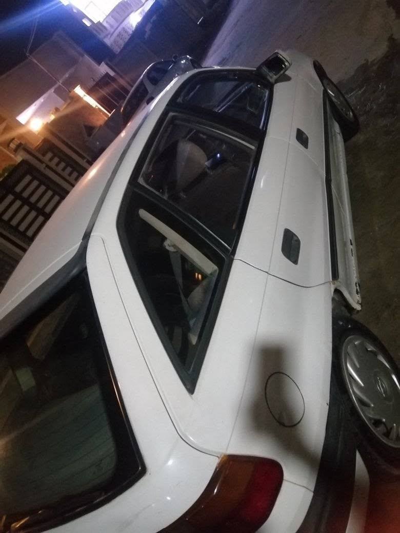 اوبل  استرا جنطه للبيع موديل 92 
 محرك 18 اثر نفخ قليل 
كير اوتوماتيك . ضررها تصليح دوائر  ودوسات  فقط  رقم بغداد مشروع وطني . بيها كابون بانزين ورقي .صاحبها الشرعي بالموصل شرط التحويل فقط  
 السعر 45$ بي مجال قليل 
للتواصل علئ الواتساب فقط ***********
