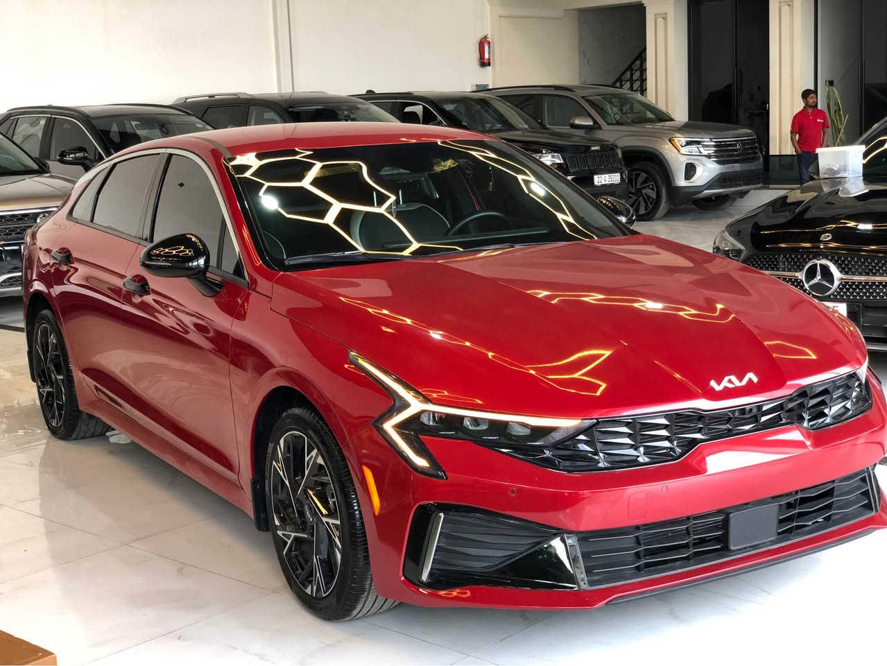 كوردي 
جوري ئوتومبيل:-  كيا K5 GTLine
رةنگ  ئوتومبيل:- ماروني 
موديل ئوتومبيل:- ٢٠٢٥
مواصفات ئوتومبيل:- GT Line فول عدا بانورما 
دعمي ئوتومبيل:- تةنها بونيد ايرباك سيستم 
ماوةي رويشتن:-  13000 مايل 
نرخي ئوتومبيل:- 182$ ورقة 
جوري رةقةم ئوتومبيل:- كاتي هةولير ٣ مانگي لةگةلة بو رةقةم
شوين ئوتومبيل:-هةولير 
0782 452 2011

نوع السيارة:- كيا K5
لون السيارة :- دم الغزال احمر 
موديل السيارة :- 2025
مواصفات السيارة:-  GT LINE فول الفول عدا بانوراما 
عداد السيارة:- 13000 الف ميل 
ضررها :- بونيد فقط بدون دواخل ايرباك سيستم 
سعرها :- 182 ورقة 
نوع الرقم :- كاتي اربيل تترقم شمالي كلفته ١٢ ورقة 
مكان السيارة:-اربيل / شركة مةبةست ئوميد 
رقم تليفون 
0782 452 2011 أربيل, العراق
