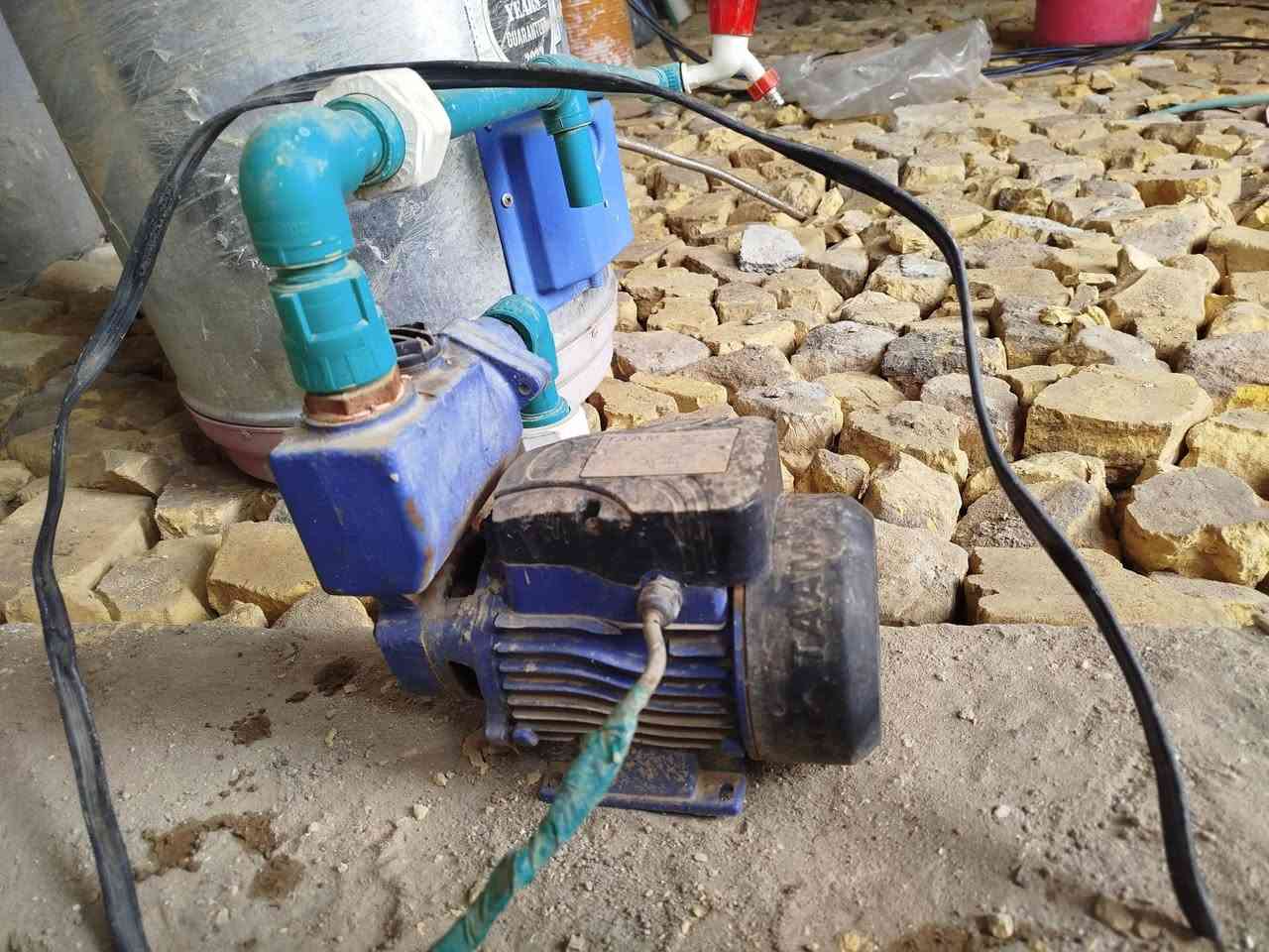 ماطور ماي نضيف شرط الشغل وتانكي ماي ابو ٥٠٠ وسخان شرط الشغل كلهن شلعه وحده للبيع للاستفسار الاتصال على الرقم او واتساب ***********
