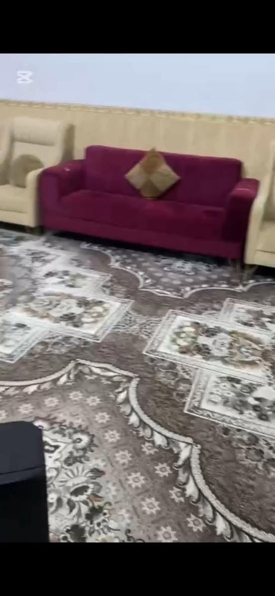 على بركة الله
 يوجد لدينا دار للبيع
مساحة 100 متر طابق ونص الشارع عرضة 20 متر
الطابق الاول يحتوي على استقبال مطبخ غرفه صاله صحيات
الطابق الثاني يحتوي على غرفة صالة صحيات
البناء عام 2019
البيت صب مو عكادة
السعر 110 وبي مجال
العنوان/ النجف حي الميلاد منطقة الأساتذة مقابيل مركز السلام
✅للاستفسار تواصل معنا خاص


**إذا كنت صاحب هذا الإعلان وتريد حذفه لأي سبب، رجاءا أرسل رسالة إلى الدعم الفني**