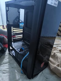 كيس MSI • بدون باب • فانات RGB معطلة