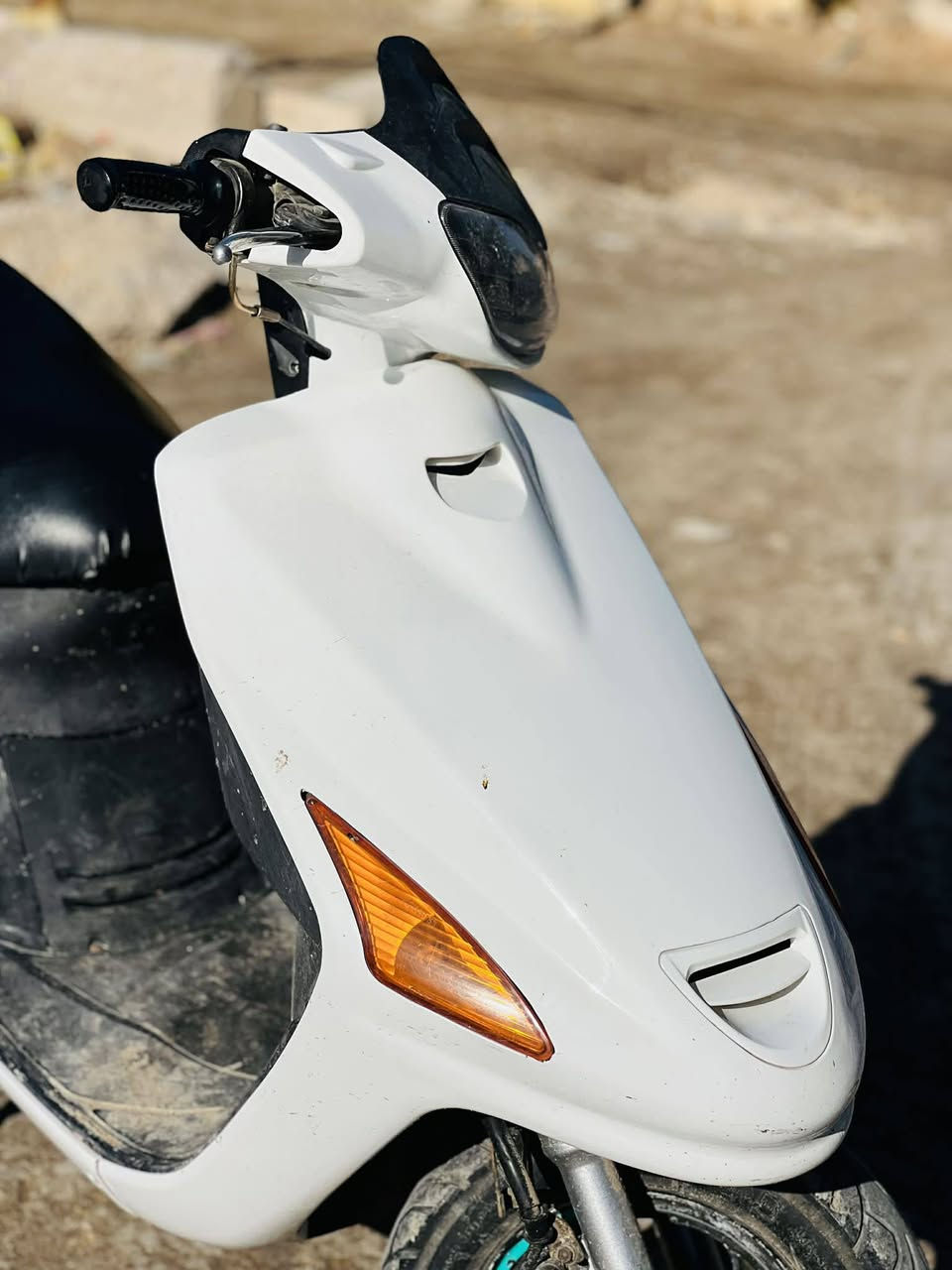 دراجه حاويه ستوها ماخذينها صارلها سبوع مامفتوح برغي بيها للبيع السعر 650 قفل مكاني شاميه  للااستفسار ***********
