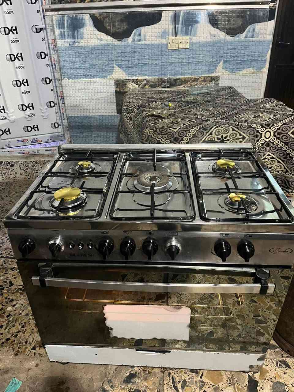 طباخ فريش مصري نضام بوري قياسه 60 في 90
جداحه مشويه كلوب شغاله.  بعده بل لايلون مال شركه
السعر 250.   العنوان بغداد 
رقم الهاتف *********** وبي واتساب
