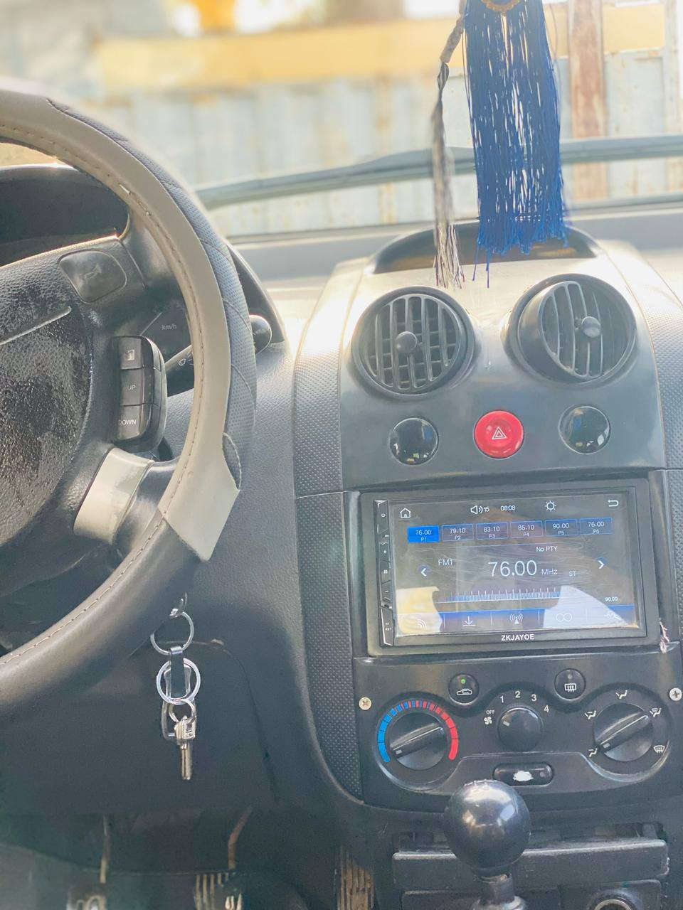 سلام وعليكم للبيع افيو موديل ٢٠٠٦سياره مصبوغه عام بدون ضربه محرك وكير خير من الله صدر نص عمر كير عادي كهربائيات شغاله غرفته حلوه رقم بابل دولي بسمي سعر ٣٥مكاني بابل ***********
