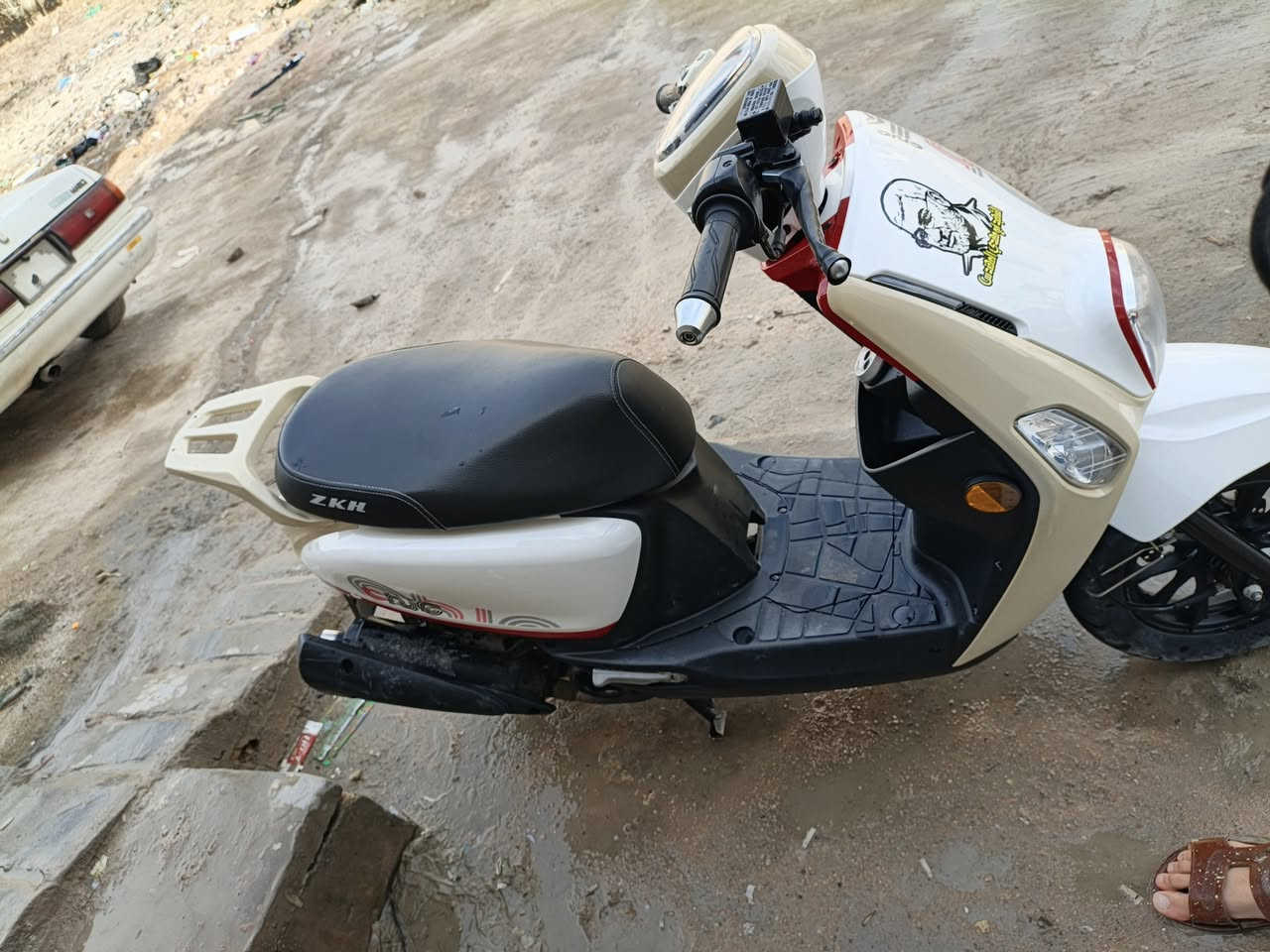 سلام عليكم دراجه ماكس نوع بوليس صاله شهر طالعه من المعرض وصل موجود سعر مليون 200 وبيه مجال العنوان ابو الخصيب العوجه شارع المقيمبن المردسه العراقية الرقم هاتف ***********
