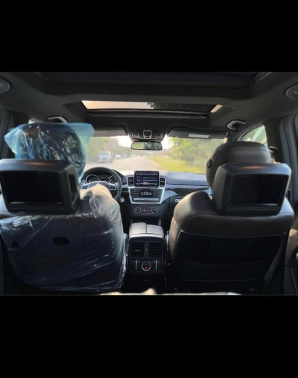 السلام عليكم اخواني الاعزاء 
مرخصت مدير الكروب 
مراوس او بيع 
مارسدس 2013 
فول مواصفات للاخير 
السعر 250 وبيها مجال 
بيها بعض الملاحظات 
او مراوس أبيك أب
للاتصال ***********
