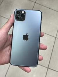 ايفون 11 برو ماكس • ٢٥٦ • بطاريه ١٠٠٪