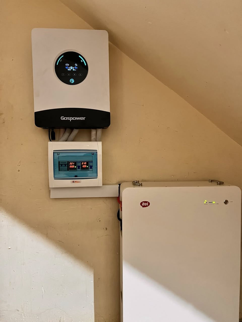 ☀️ تريد تتخلص من مشكلة انقطاع الكهرباء نهائياً؟  

نوفر لكم أفضل منظومات الطاقة الشمسية بأسعار مناسبة وجودة مضمونة ⚡

خدماتنا:
✅ تجهيز وتركيب منظومات طاقة شمسية  
✅ برمجة وضبط إعدادات الانفرتر والبطاريات  
✅ صيانة وتطوير المنظومات القديمة  
✅ استشارة مجانية حسب استهلاكك

ليش تختارنا؟
✔️ خبرة بالمجال  
✔️ أسعار منافسة  
✔️ شغل مضمون  
✔️ متابعة بعد التركيب

احجز استشارتك الآن 📞

***********  
***********

متوفر واتساب
