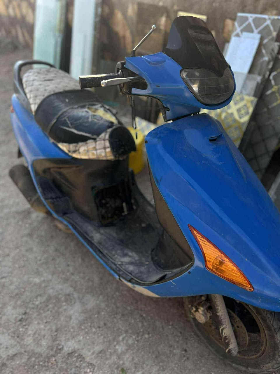 اللهم صلي على محمد وآل محمد  لون مميز فراشه محرك جاهز شلعه ومعدل وكهربائيات شغاله وهندر ولايت وزوج تاير جديد ودبلات شغاله ودراجه مال  جناي....
السعر /260
وباتري شغال.
اخوان تجي تفحص وتشتري ..
العنوان حله بابل يم البوابه ع طريق دبله 
الهاتف *********** والخاص مفتوح
