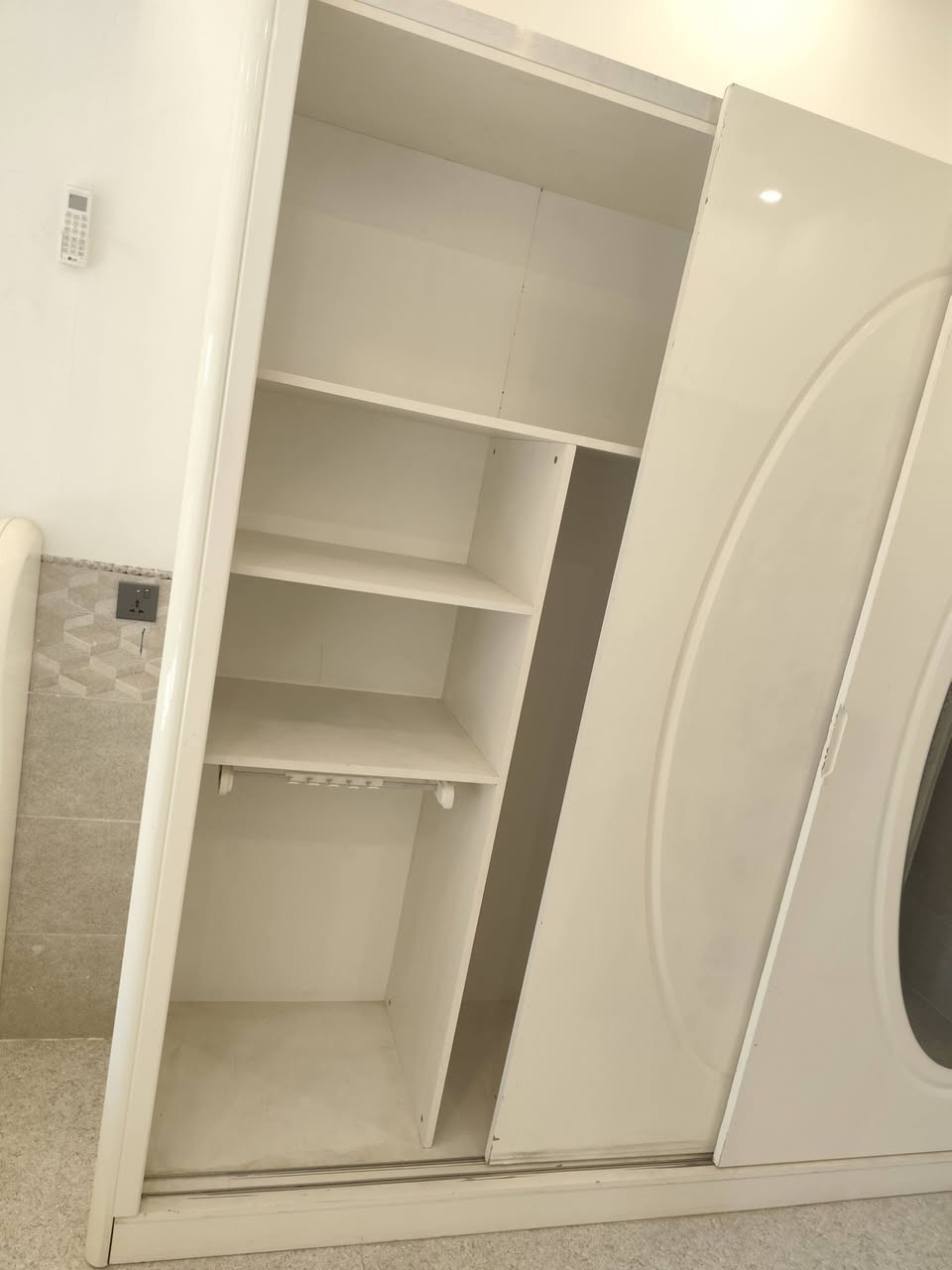 غرفه نوم ساج اصلي كلش نضيف 
مراسله على واساب أو خاص رقم موبايل *********** هردي عادل
