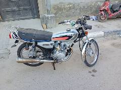 دراجه ايراني لبيع نامه موديل 2022 مكينه مفتوحه مره وحده اوراق تحويل ثاني يوم السعر 900 وبيه مجال مكاني البصره دور الشرطه قرب المعارض*********** دارجه اوراق اصليه
