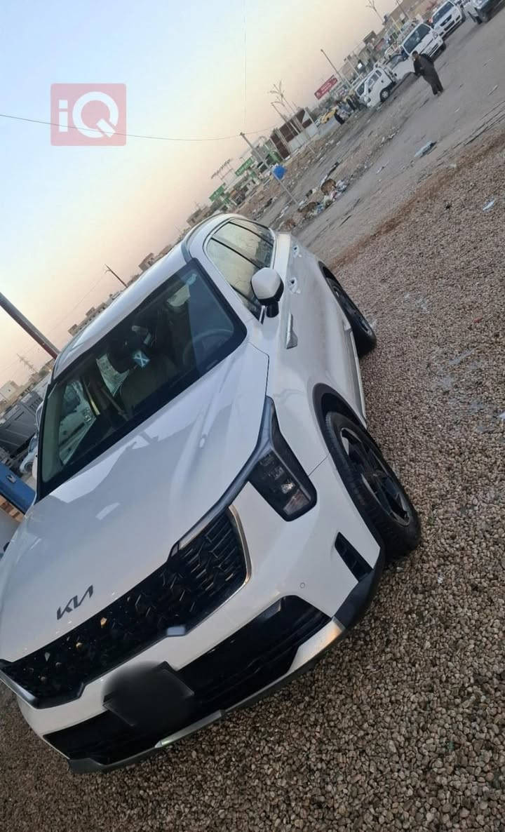 السلام عليكم
للبيع سورنتو 2024 كفاله عامة عدا بارد بسيط باب الصدر 
رقم اربيل تحويل او وكالة
ماشيه 80 الف  
مواصفات. 
6 سلندر
 باب كهرباء
 كير ماوس 
 ويل 19 
شاشة متغيرة
 اربعة اوضاع قيادة . 
شحن لاسلكي
 بردات خلفية 
حساس مطر
 بصمة وتشغيل عن بعد 
مثبت سرعة
 كراسي كهرباء 
هندبريك بصمه
 درايف مود 
ثلاثه قطع تبريد
 7 راكب 
انارة محيطة ليزرية 
لايت عالي ناصي زنون
 لد ليزري نهاري 
حساسات امامي خلفي 
كامره دواره 
دواخل مغلفه جلد زائد ارضية جلد 
السعر 295 وبيها مجال بسيط
للاستفسار على الرقم 
***********
العنوان/ البصرة - قضاء القرنه
