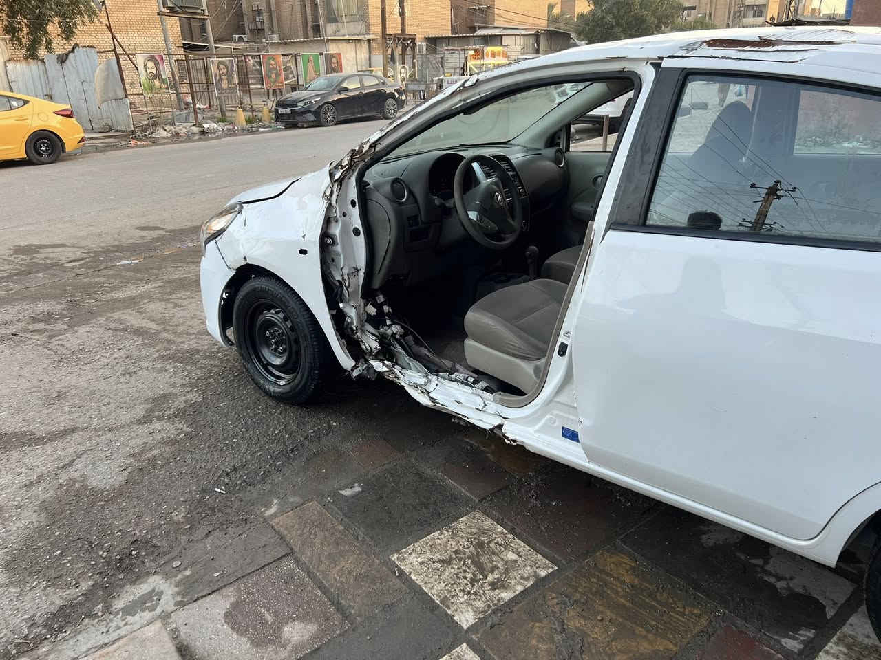 السلام عليكم
اخوان للبيع 
نيسان سني هندي
رقم بغداد دولي
ابيع عله الوضع
تحويل مباشر 
السياره شغاله وتمشي
مكان السياره بغداد المشتل 
***********
