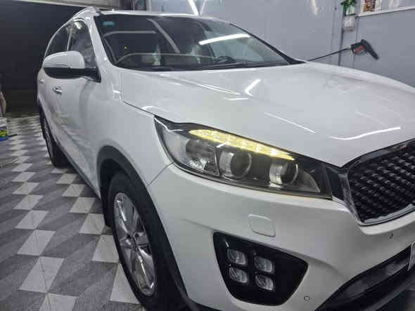 السلام عليكم 
كيا سورنتو خليجي موديل 2018 مكفوله رقم بغداد الدولي باسمي مكينه 6 سلندر 7راكب بصمه أبواب وتشغيل جنطه كهرباء  كامره خلفيه دواره حساس أمامي وخلفي كشنين كهرباء لايت زنون زراك لايت كير محرك كله مكفول تخم تاير جديد برد أبواب خلفيه كشنات جلد لونين ماشيه 115 
السعر 227$بيها مجال قليل العنوان بغداد الغزالية 
***********
