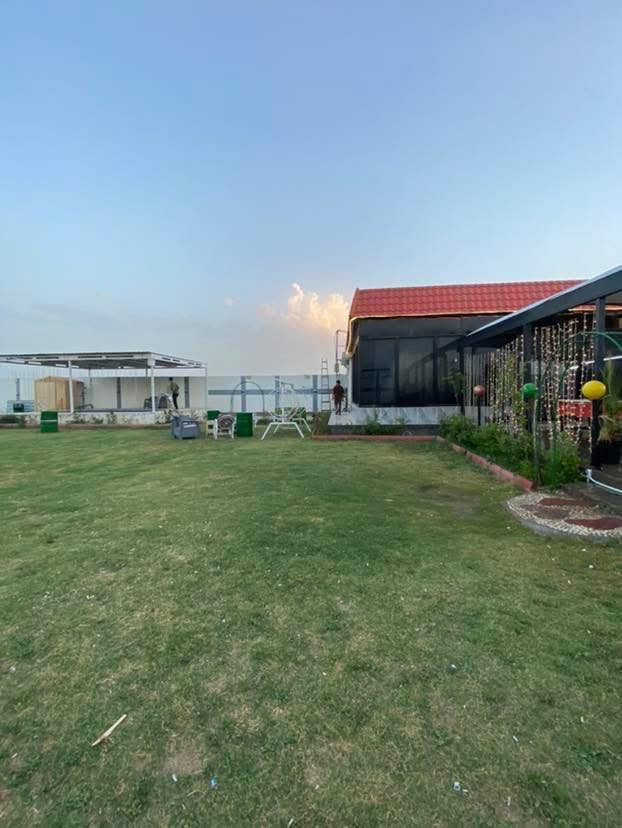 مزراعه متوفره يوم الجمعه الي عنده خطوبه حنه زفاف 
📍العنوان بغداد الدوره البوعيثه الاستفسار ***********
