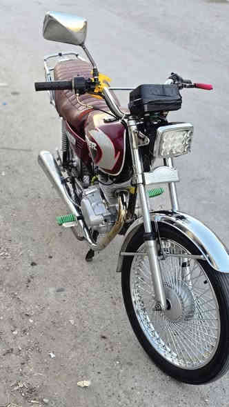 نامه برو محرك شرط النضافه والشلعه دراجه حلوه ومرتبه اشتغلتها علا ايدي من حض وبخت دراجه راقيه
السعر 375 وبي مجال لو مامحتاج مابيعهه بهيج سعر والله
مكاني تكريت ناحيه عوينات الشراي يتصل علا الرقم او يراسلني واتساب ماسنجر ما افتح
الدراجه لكطه شباب من نضافه من محرك من كلشي
***********
