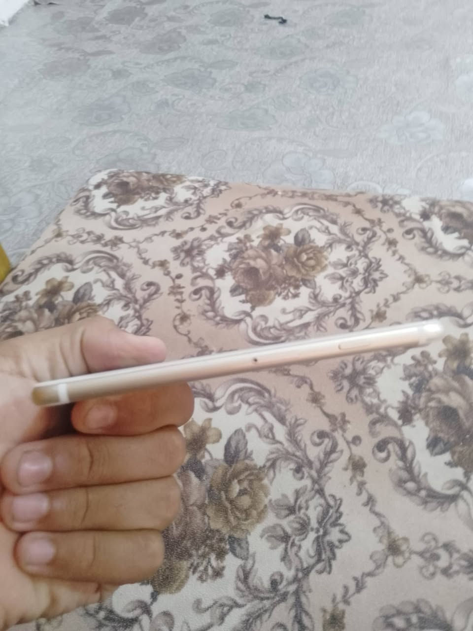 سلام عليكم موبايل ايفون 6بلاص ما بي اي ضرر ولا بي شي الموبايل جديد صارلي شهر من اخته فقط بس الشاشه فطر شويه سعره 50وبي مجال للطيبين الرقم ***********
