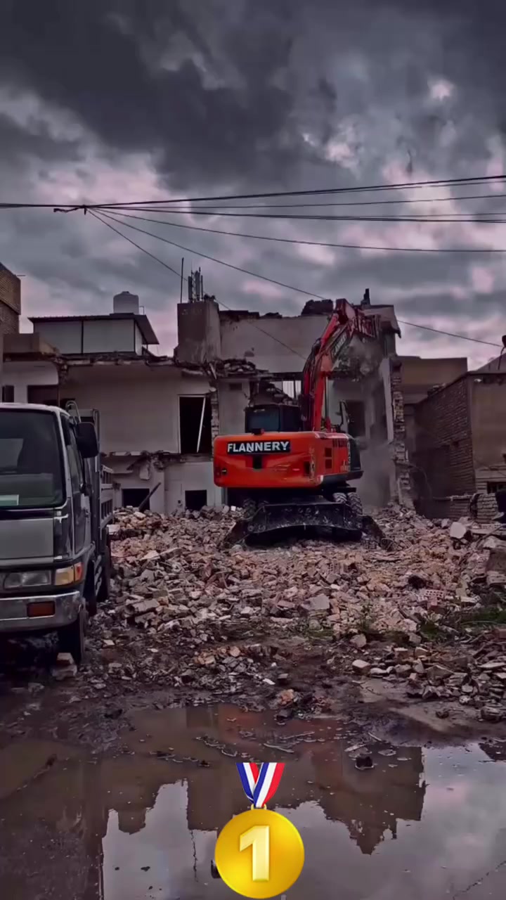 الجبل للمقاولات العامه 🏘️
هدم .. بناء .. ترميم .. اشراف .. خرائط هندسيه
حسين ليث / *********** / ***********
