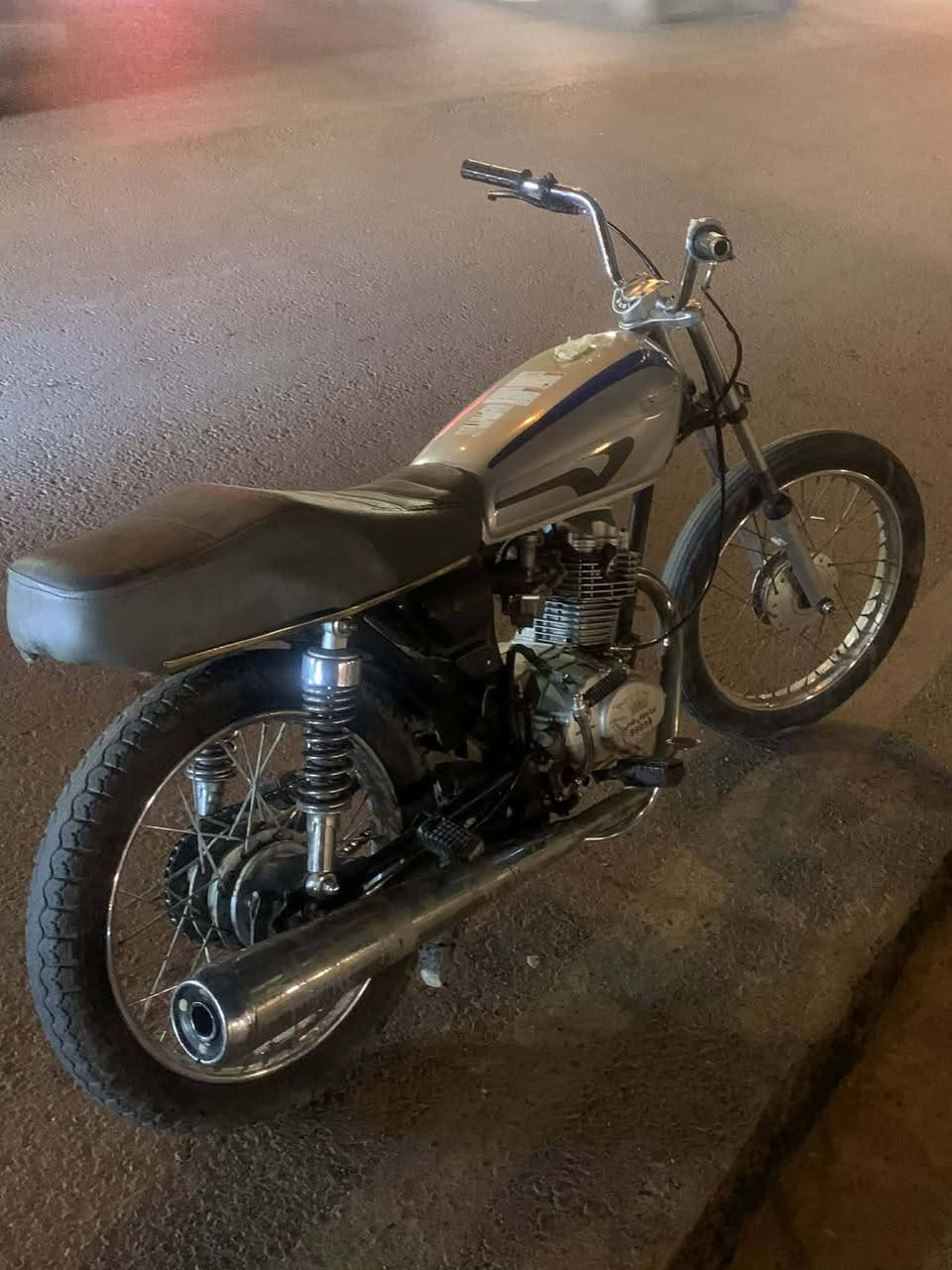 سلام عليكم/اخوان/ عندي بارت/5تسعات9/مكينة فول/ شلعه معدل /النضافه كدام العين/(السعر 300)اوبي مجال/ للطيبين /لل استفسار عل رقم/ (***********)او (قليل أتواجد عل ماسنجر )
