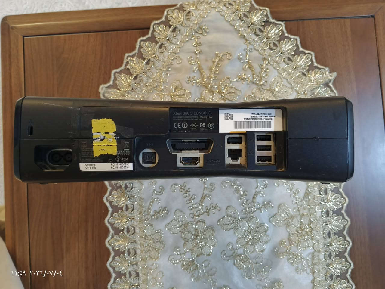 السلام عليكم، x box 360.
جهاز نظيف مثل ما موضح بالصور، يحتوي على 82 لعبة، بيه هارد داخلي 250GB، مشكلته الوحيدة المحولة مآگاعد تحول، واليده بيها خلل بسيط بالگير، رايده بـ85 ألف وبيه مجال، رقمي للتواصل: ***********.
