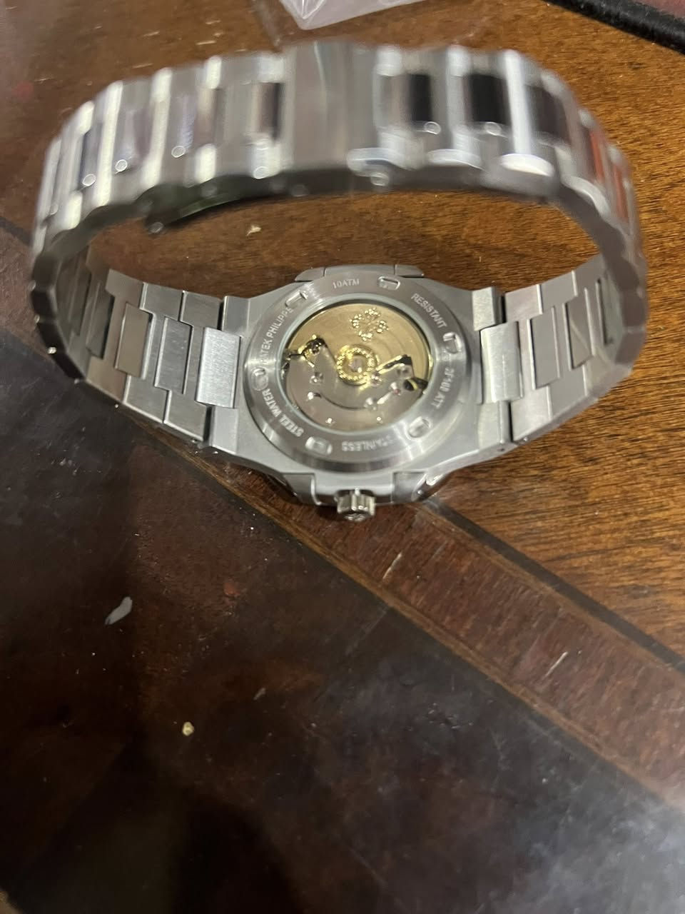 السلام عليكم
ساعة باتك فيلب اوتماتيك نظيفة مستخدمة قليل جداا 
علئ اول تم 85 الف 
توصيل موجود 
رقم الهاتف ***********
