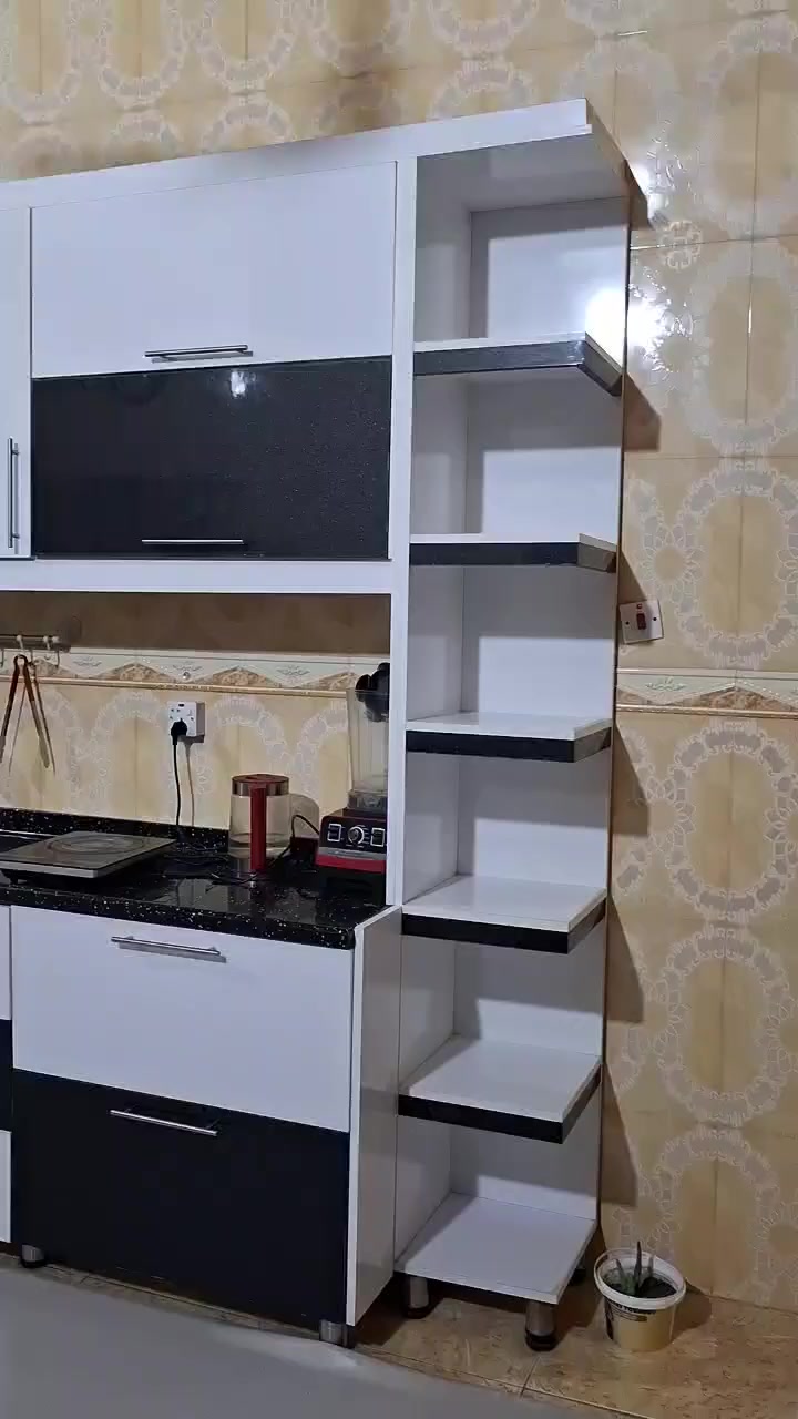 كاونتر للبيع عنوان بصرة قرب ياسين خريبط 
***********
