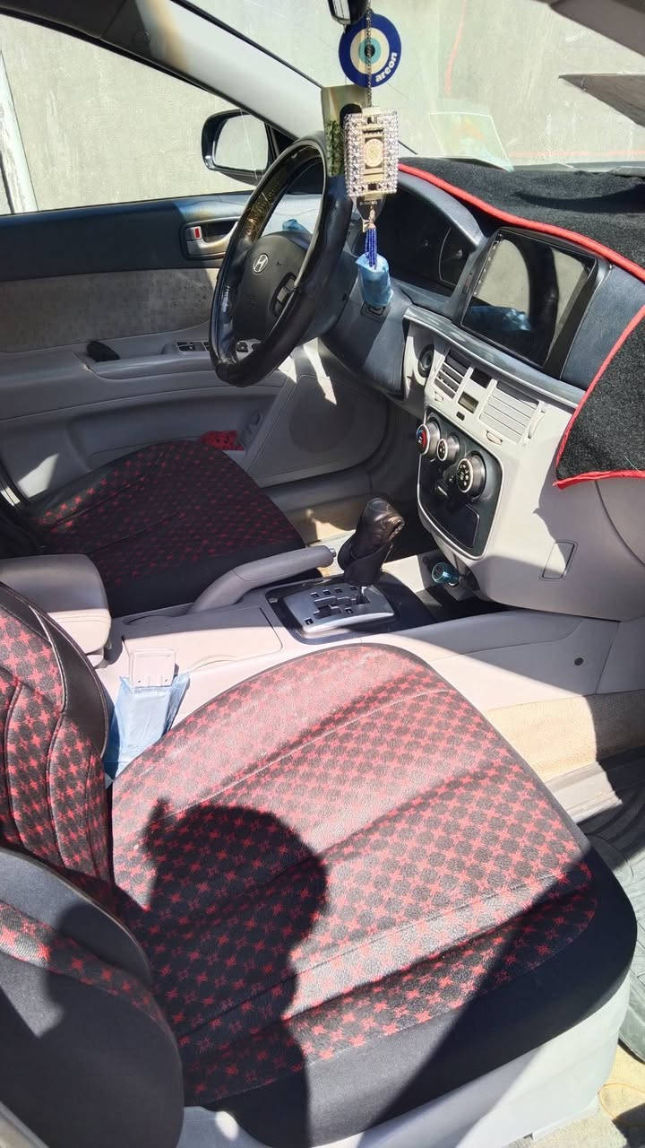 سلام عليكم سوناته 2007 وارد امريكي كلش حلوه الضرر مالها بيبان ثنين السايق وصدر تبديل شركه  الكهربائيات كلهن شغاله مكينه وكير خير من الله التبريد مالها ثلج سياره حلوه نضيفه السعر 95 وبيها مجال البكان مالي شمال بابل حصوه اسكندريه رقم هاتف ***********
