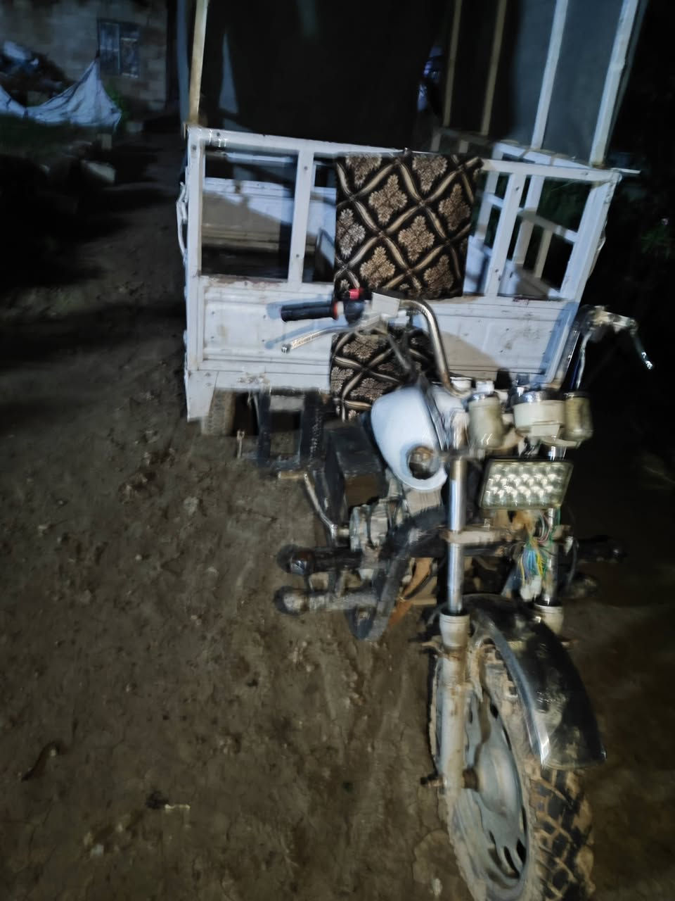 سلام عليكم  ستوته امتيار اللبيع موديل 15ستوته نضيفه مثل ما جدامك بل صوره محرك شرط مكفول كير بكس جديد (ملاحضه بدون وراق) سعر 450وبيه مجال الستفسار  ***********
