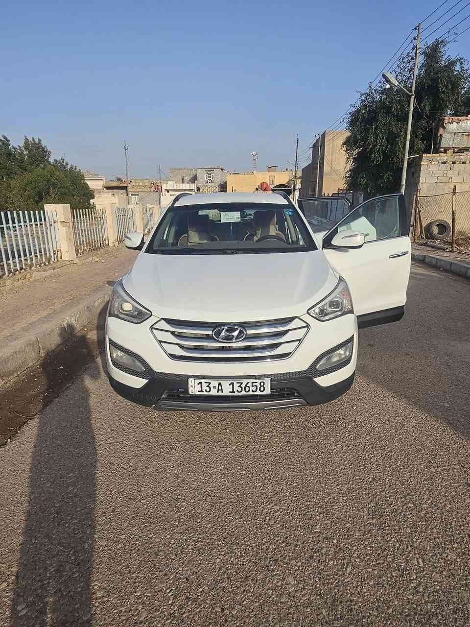 السلام عليكم السياره 14السنتافيه  مكفول 175  ورقه وبيه مجال بصيط مكانه ميسان
***********
