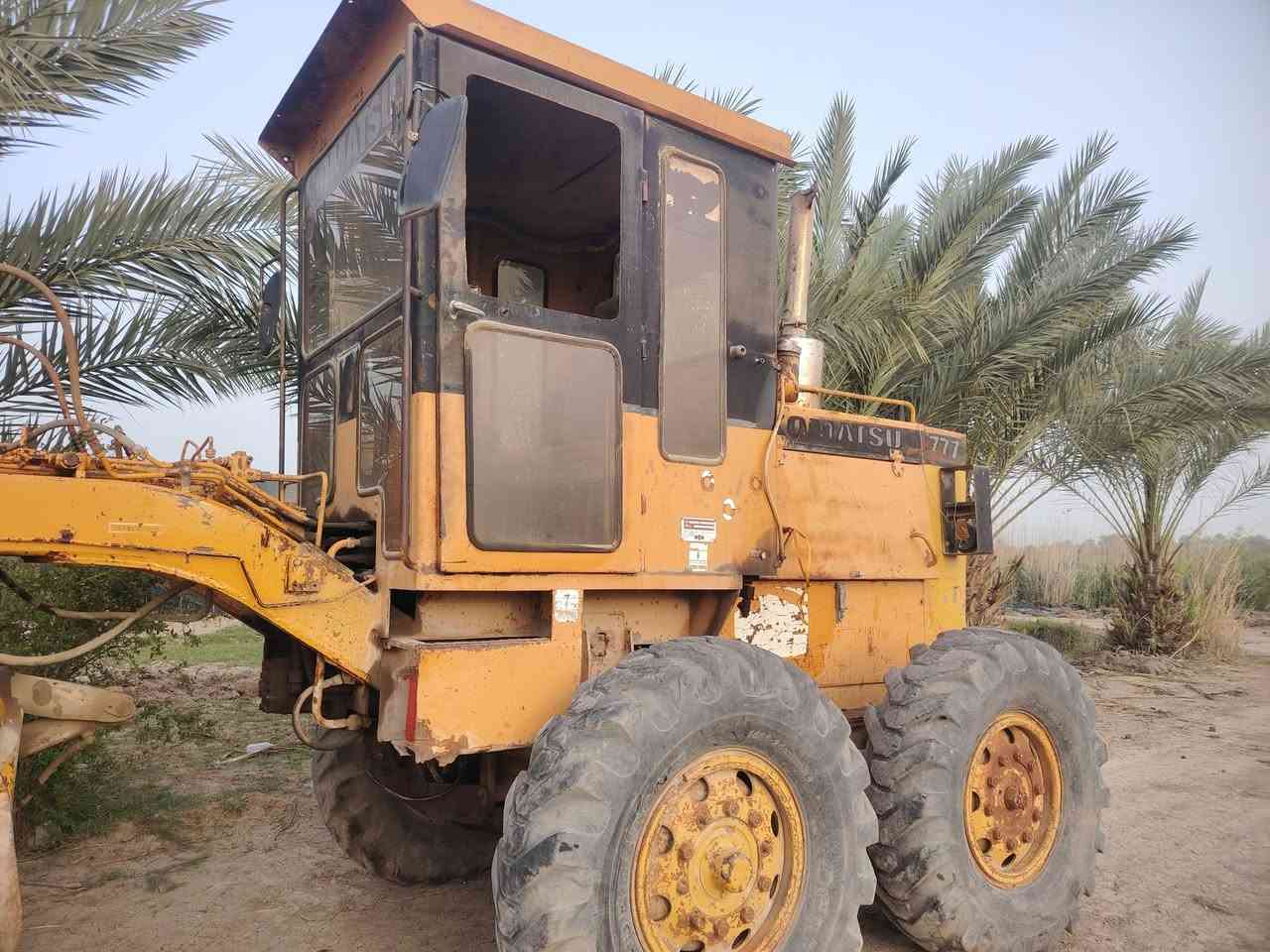 كريدر كوماتسو للبيع حجم ٣٧ موديل ٩٢ بك واحد جاهزه للعمل رقم بغداد لاتنقيص ولاتبخير السعر٧٠ورقه للستفسار *********** عنوان بابل المسيب

