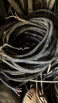 للبيع كيبل قياس ٤*١٠ الطول ٤٥ متر  ٠٧٧٠٢٠٢٣٣٩٧