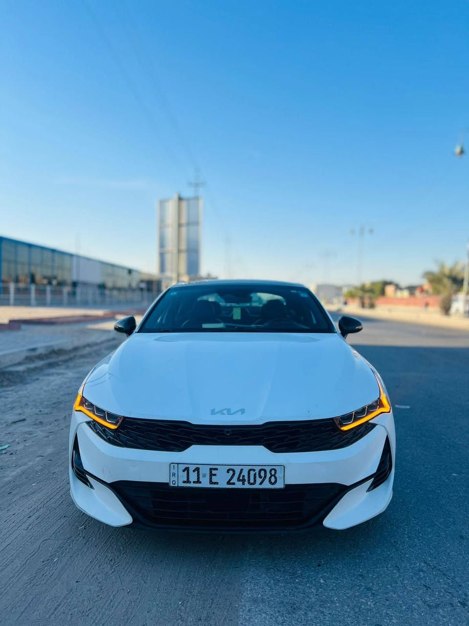 فول مواصفات بصمة بارنوما فتحة سقف 

اللون : ابيض
موديل 2022
سعه المحرك :  Turbo 1600
المسافه المقطوعه :  ماشية77
----------------------------------
 الموصفات
*بصمه 
*دخول ذكي
*صندوق يفتح بصمه وحساس عند التقرب 
*رادار امامي + خلفي + جوانب 
*فتحه سقف بنوراما  
*كشنات المقاعد الاماميه تدفئه 
*حساسات خلفيه
*نضام ال ABS
*مانع انزلاق
*اشاره بالمري
*تثبيت المسار
*مراقبه نقطه عمياء
تحكم سرعه+ تثبيت سرعه cruise
شاحن وايرلس
هاندبريك كهربائي بصمه
تشغيل عن بعد
حساس تجاوز
تحديد مسرب‏
سعر ١٨٠ وبيه مجال بسيط
رقم انكليزي بسمي مراوس فرق
----------------------------------
 السيارة حادث كما واضح في الصور مع سونار 
*********** مكان بغداد الزعفرانية بغداد, العراق
