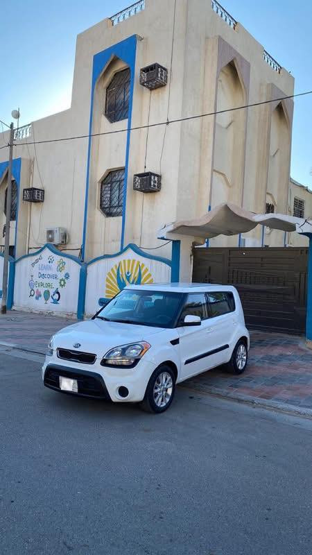 السلام عليكم للبيع كيا صول
الموديل 2013 

أمريكي حادثها جاملغ وبنيد من امريكا 

هنا صاير بيها صبغ صفحة اثر طخات بدون دواخل 

السيارة حلوة بدون نقص 

تايرات جديده مكينة والكير كله تمام 

السيارة محرك 2000 دوش 

والمواصفات معروفة مالتها مكان السيارة كربلاء 📍

السعر 93 بيها مجال بسيط

للاستفسار أكثر الاتصال ***********
