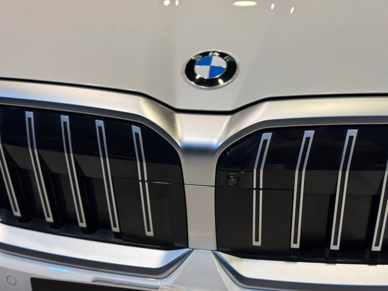 🔥 BMW 530i  2024 🔥
💰 السعر: 44,500$ ￼
📍 ملاحظة  مرقم أربيل (رقم هولير مدفوع بالكامل)
✅ وارد أمريكي
 ✅ Clean Title
✅ خالية من الحوادث 
✅ جاهزة لأي فحص وعلى الوكالة
🔹 ماشية: 40 ألف 🔹 فئة luxury كاملة المواصفات 🔹 xDrive دفع رباعي () 🔹 Head-Up Display 🔹 Bowers & Wilkins Sound System الفاخر (أغلى وأقوى من هارمان كاردون) 🔹 شاشات ومواصفات حديثة كاملة
⭐ أهم ميزة بالسيارة: الدواخل لون أسود () ،.
🚗 سيارة نظيفة جداً، استخدام خفيف،، جاهزة 
‏ لوحة رقم أربيل 
📞 للحجز والاستفسار راسلنا على الخاص.
مكانها اربيل 
*********** whats up
#BMW530 #BMW2024 #xDrive #CleanTitle #FirstMotors #ErbilCars #BMW530Pro #LuxuryCars #ForSale
