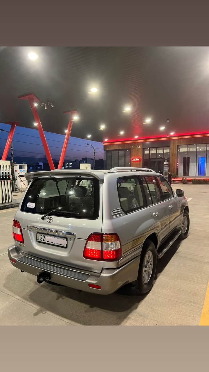 ‏Toyota land cruiser 2006
مۆنیکا ٢٠٠٦  G.X.R
مواسەفات فوول
ناو زەرد و فۆڕمیگا
گێڕ ئۆتۆماتیک
سڵاید و سەلاجە
قوفلی ئەکسل (diff lock)
چوار تایەی لۆکی لە ژێرە 
گێڕ و مەکینە و ئەکسلی بەشەرت
تەنها يه ك پەڵە بۆیاخە بچوک 
هەموو گیانی بەشەرت هیچ مەسرەفێکی تیانیە 
183$ گەڵا و کەمێک معامەله 
 ***********📞
