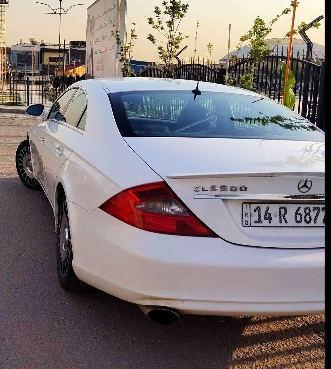 مرسيدس CLS 350 راغب علامة موديل 2005 رقم بصرة انكليزي بأسمي تحويل مباشر 
#السعر 128 بيهه مجال بسيط
#للأستفسار ***********
شاسه كبيره بلاد
3 سيدي 
تحكمات ستيرن
كشنات جلد اسود
مقاعد وتجاوي تحكم كهربائي
تدفئة بالمقاعد
مقاعد خلفي vip
مري شفط
اشاير بالمري
اشاير ترحيبيه
اناره ترحيبيه
تبريد  قطعتين ثلج
كير نظامين  sport وعادي 
محرك 350 عقل اعلى v6 جديد 
ويل كب AMG حجم 18 
ثلاجه بالحصان
تخم تايرات جديد
صدر امامي و صدر خلفي جديد
شاشة اعطال 
مثبت سرعه
حساس مطر للماسحات
صاج الداخل مطعم
السياره كير محرك كفالة السونار مرفق لبقية التفاصيل

