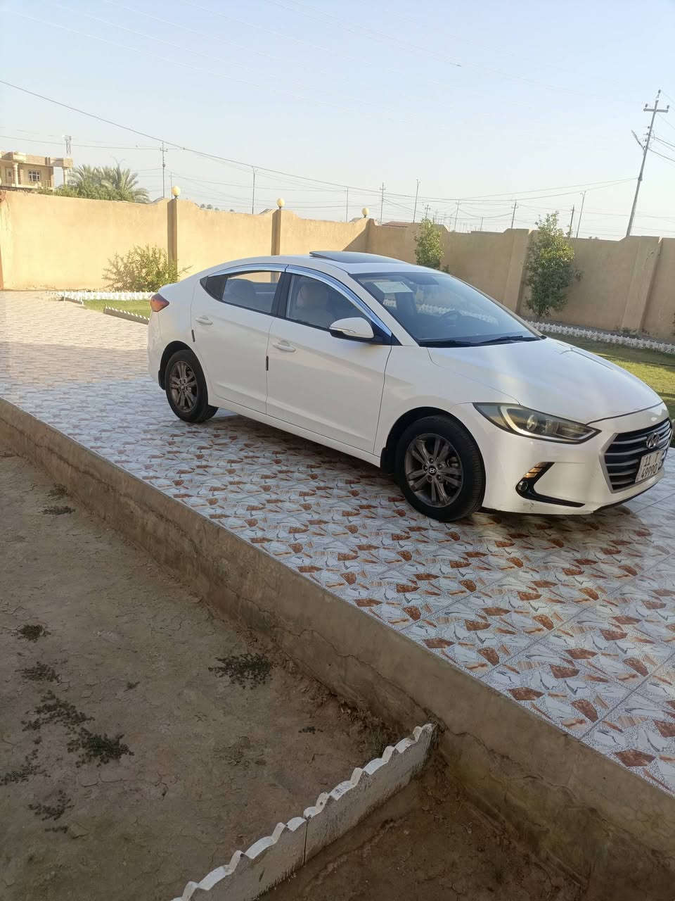 سلام عليكم 
النترا موديل 17 خليجي مكفوله من صبغ وتبديل 
رقم بغداد الدولي 
محرك 2000 دوش بلادي 
ماشيه 157
سياره حلوه وجديده 
فول عدا لبصمه
سعره 138 وبيه مجال بسيط 
***********
***********
سونار وي صور
