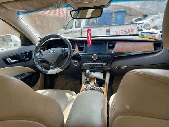 السلام عليكم عندي كيا كوريس موديل 2014 ماشية ٧٢ الف كيلو خليجية وكالة الدولية الفئة الثانيه بيها صبغ جاملغ وبنيد اثر حادث خفيف بغداد وعندي صور الحادث السياره جديدة جدا سعرها ١٧ الف وبيها مجال للمعلومات الاتصال على الرقم ***********
