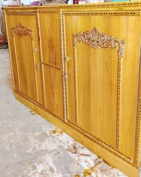 منضد مستعمل متر ونص تسكام للبيع ويوجد خدمة توصيل 07728713000