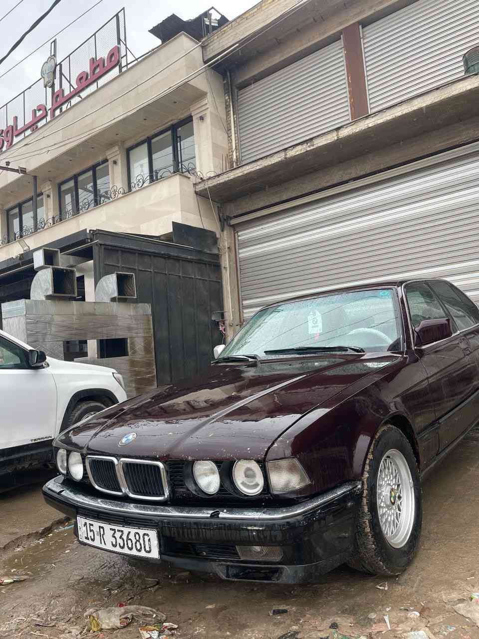 السلام عليكم 
BMW730V8اصل وفصل سنويه وبليته 
موديل 1993وارد يابان مكفوله من الكص والعيب الشرعي رقم انبار بسمي مداور شوكت ماتريد
 والضربه لون بيذنجاني بس جارد 
حداديه اماميه خلفيه جديده لوك 
تخم ويل خليه اصلي 
داخل لونين ابيضّ ورصاصي نضافه 100/75
بجم عريض دعاميه جديده وتخم لليتات جدد 
 السياره عليه ادامه كامله من منضومه البانزين وحجر احتراق وبلكات  اصليه ومجاول ومنضومه ماء جديده كله جديد واصلي 
نواقص السياره تبريد والصبغ جارد فقط 
السعر 48 وبيه مجال بيع أو مراوس حسب القناعه
العنوان الديوانيه مركز 
رقم الهاتف***********
