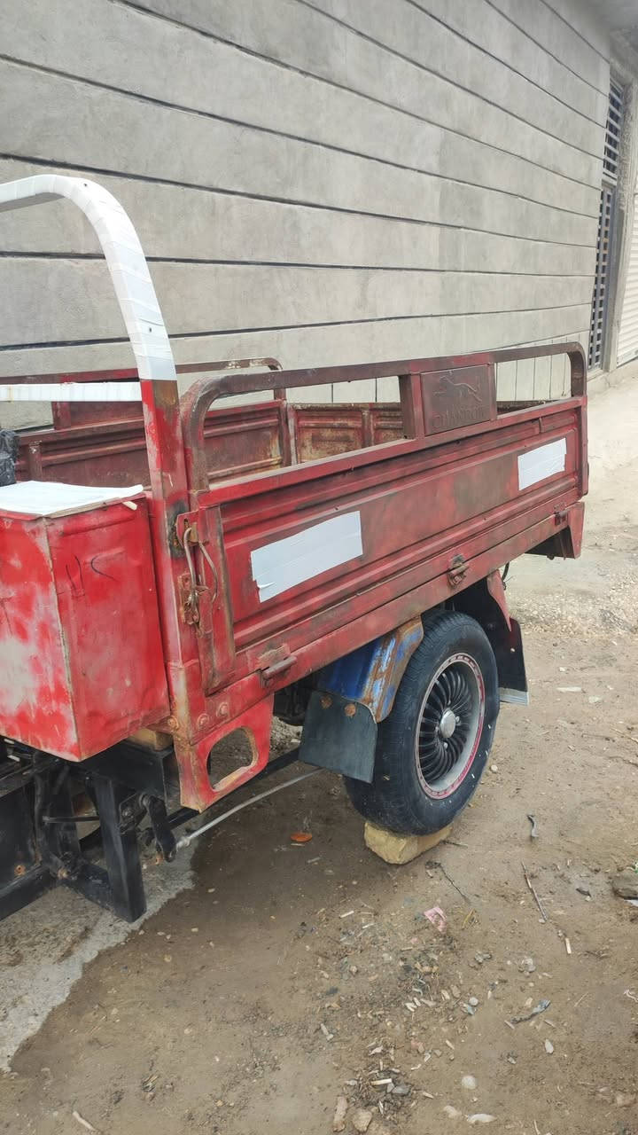 سلام عليكم 
ستوته للبيع لون احمر اوراق موديل 2016 اصولي  محرك ستونه شادينه موديل 2022 نكره سلف ويل كب تاير امامي جديد كلها شغاله ما عدا دشبول امامي يرادله تبديل مكاني كربلاء بوبيات 
*********** الاستفسار ع رقم
