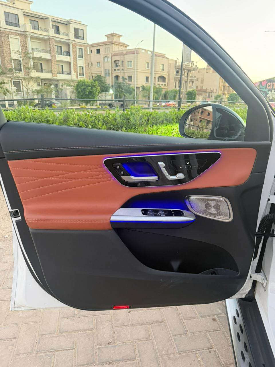GLC300 - 2024
13,000 KM
Fully loaded 
Desgino الشيخ زايد, الجيزة


**إذا كنت صاحب هذا الإعلان وتريد حذفه لأي سبب، رجاءا أرسل رسالة إلى الدعم الفني**